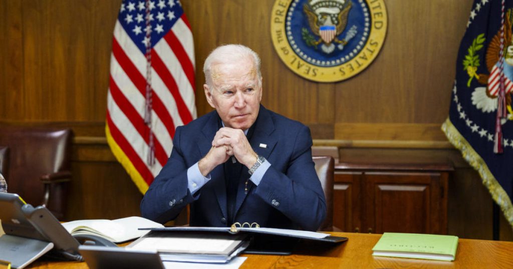 Biden advierte a Putin que Estados Unidos "impondrá costos rápidos y severos a Rusia" si se invade Ucrania
