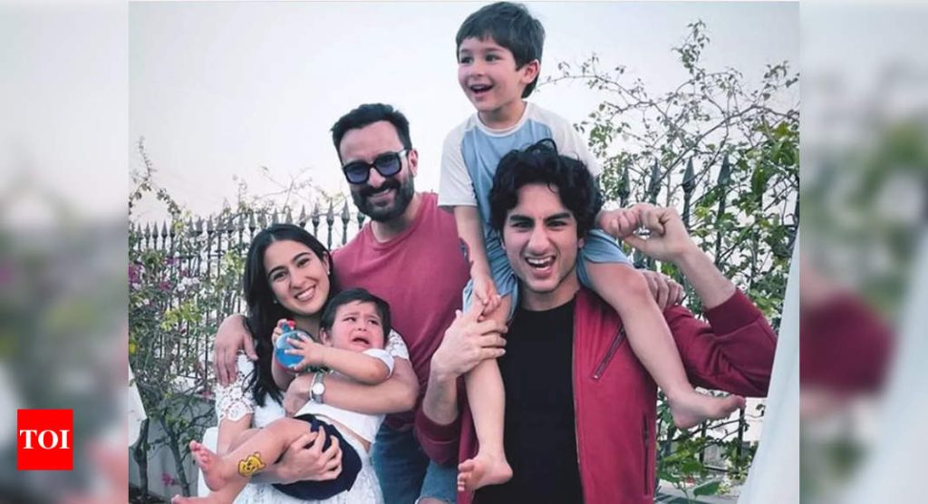 Kareena Kapoor Khan comparte una foto invaluable de Saif Ali Khan con sus cuatro hijos Sarah, Ibrahim y Taimur Wajih en el primer cumpleaños del niño |  noticias de cine hindi