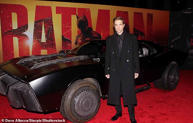 Crítica entusiasta: Batman se estrena en los cines el 4 de marzo, con críticos estadounidenses entusiasmados con el drama de superhéroes, que se sitúa en el 87 %. "Nuevo" Calificación de los críticos de Rotten Tomatoes