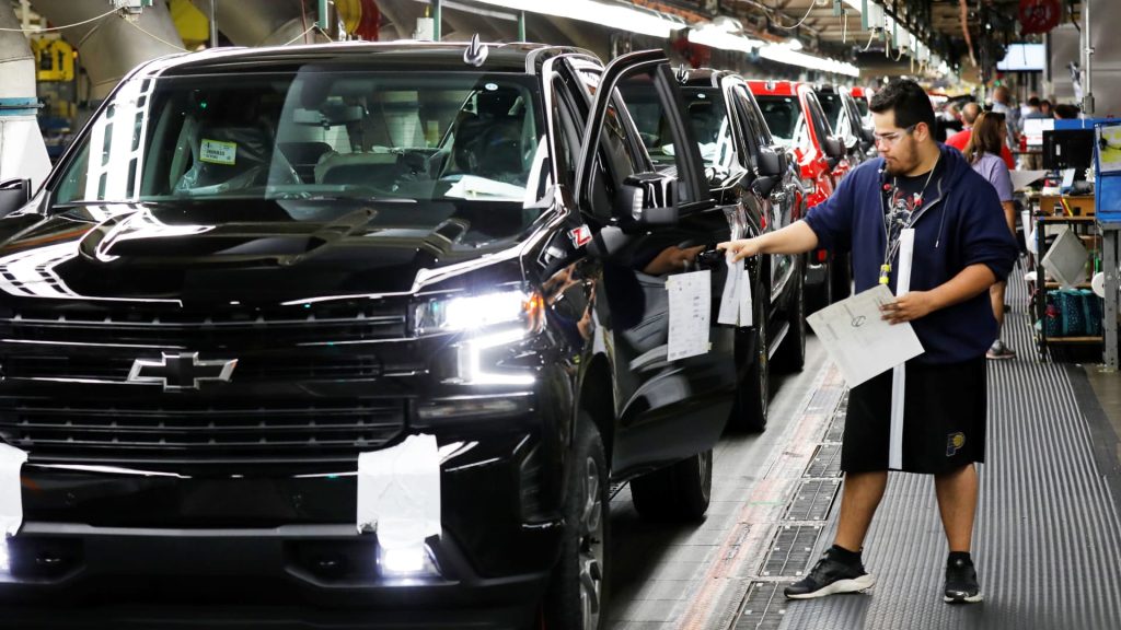 General Motors detiene la producción de camionetas pickup en Indiana debido a la escasez de chips