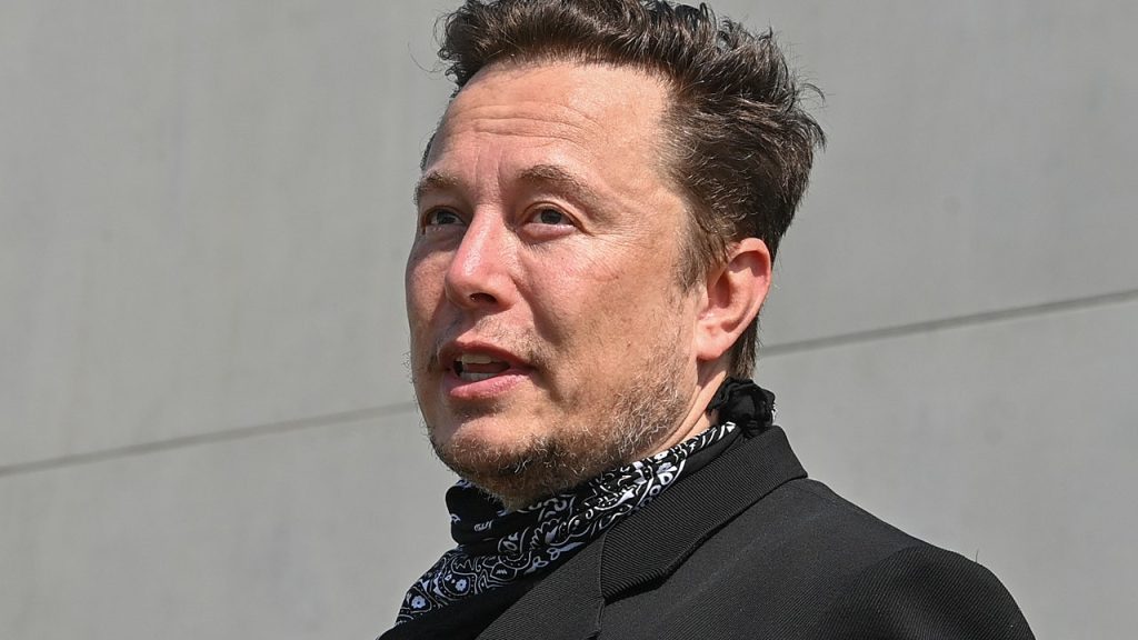 ¿Existe la necesidad de una nueva plataforma?, pregunta Elon Musk.  Tras críticas a la libertad de expresión en Twitter