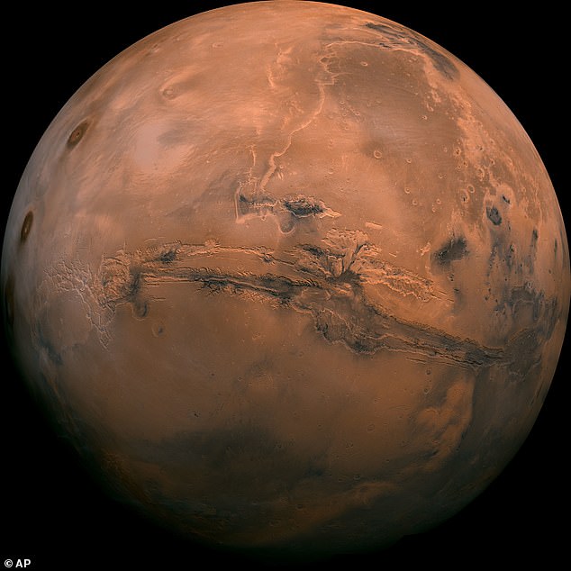 Desde su llegada en noviembre de 2018, la sonda InSight ha trabajado con varias misiones que orbitan Marte y recorren la superficie del planeta: incluido el rover Curiosity