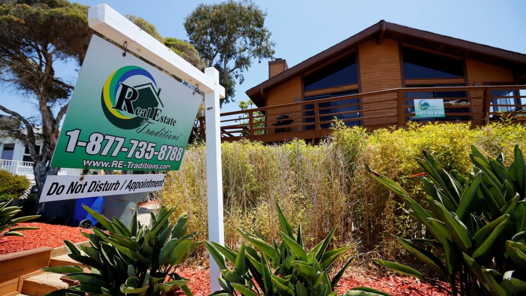 El aumento de las tasas hipotecarias hace que más vendedores de viviendas bajen los precios de venta