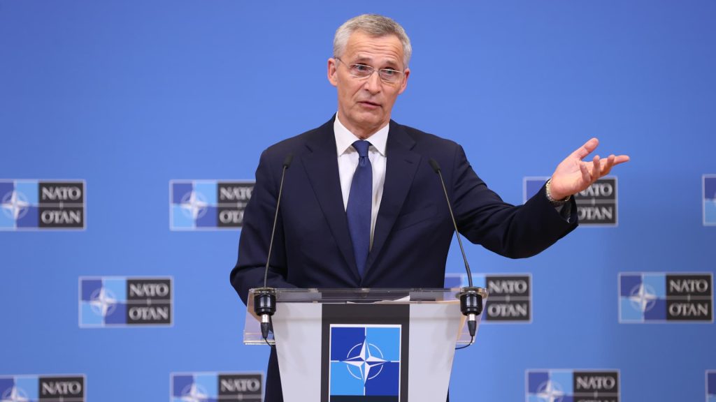 El jefe de la OTAN dice que Finlandia da la bienvenida a unirse a los aliados