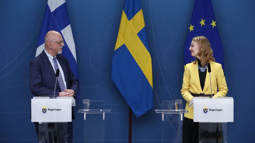 El ministro de Europa de Finlandia dijo que era "altamente probable" que se uniera a la OTAN