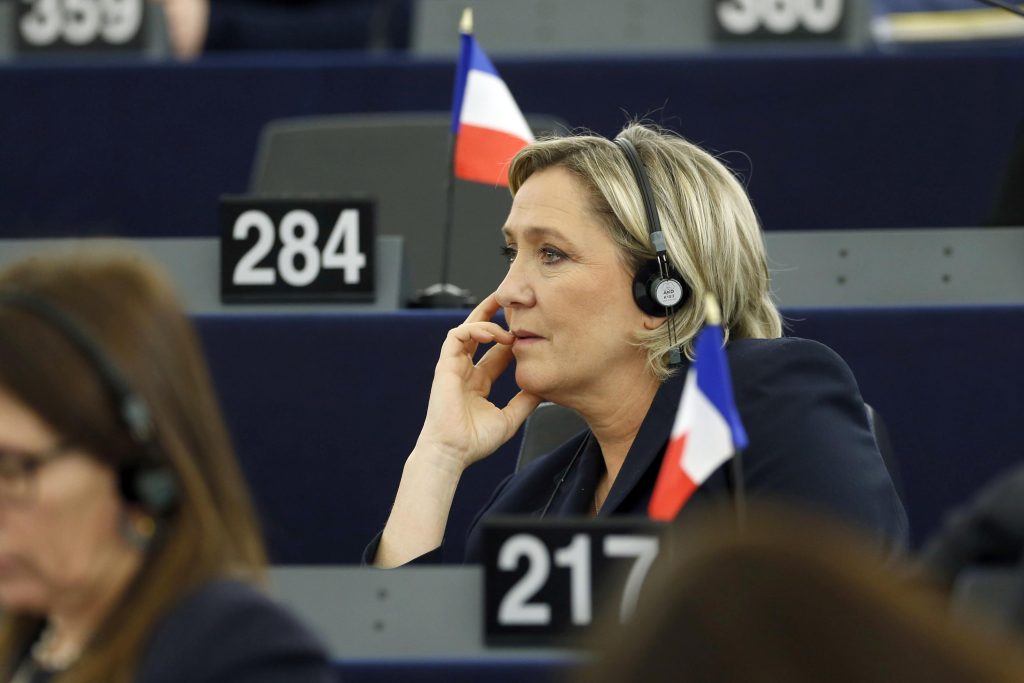 Francia: la agencia antifraude de la UE investiga al candidato Le Pen