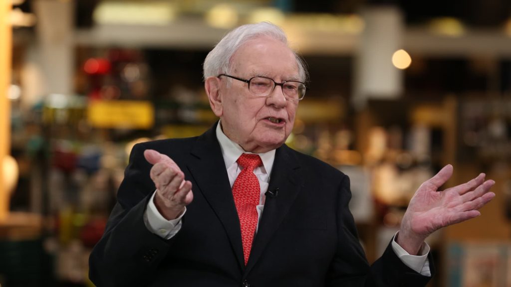 La subasta de almuerzo benéfico de Warren Buffett vuelve a pujar en eBay