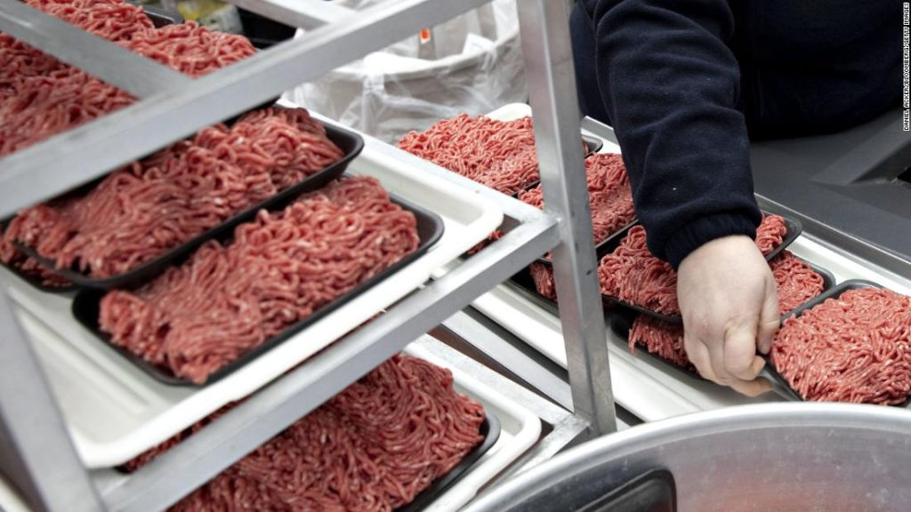 Se han retirado del mercado más de 120 000 libras de productos de carne molida debido a problemas de contaminación por E. coli