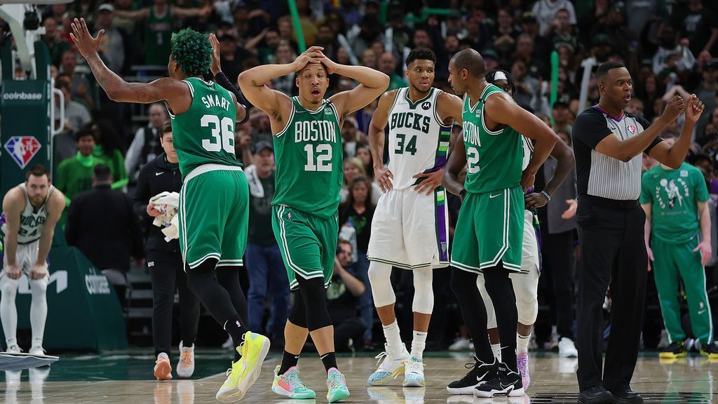 Boston Celtics enojado por 'mala llamada perdida' al final de la derrota ante Milwaukee Bucks