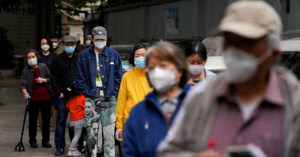 'Como una prisión': Beijing y Beijing endurecen las restricciones a la propagación del virus Corona