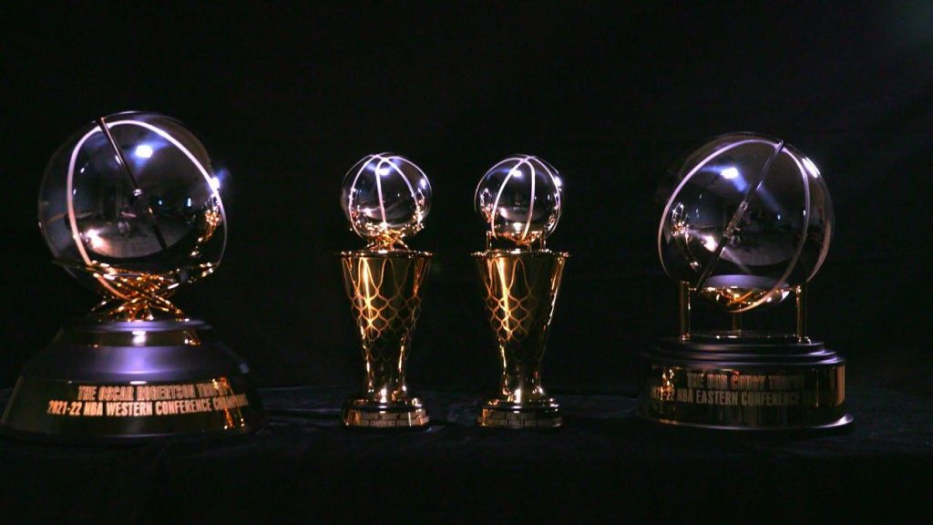 La NBA revela nuevos títulos, premia a Larry Bird, Magic Johnson, Bob Kosey y Oscar Robertson