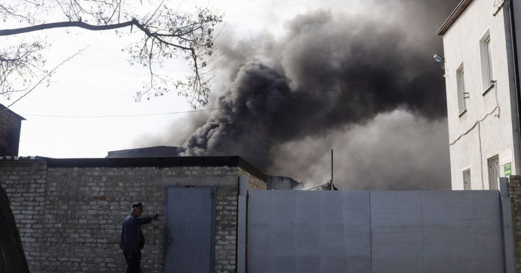 Rusia dice que Ucrania está bombardeando a sus civiles.  Algunas evacuaciones en Maripol