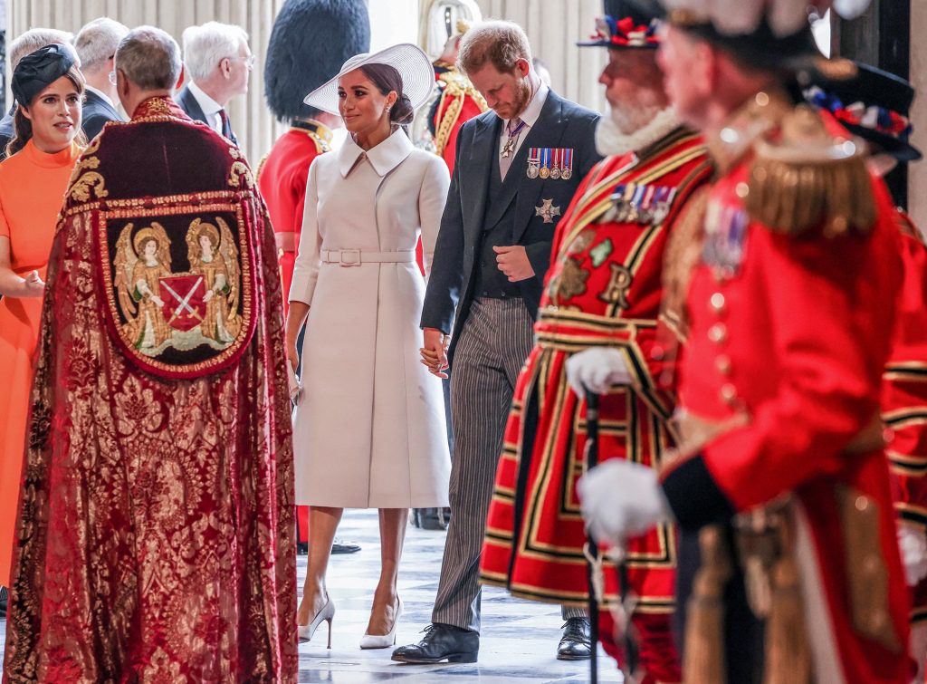 El príncipe Harry y Meghan, duquesa de Sussex, llegan para asistir al Servicio Nacional de Acción de Gracias celebrado en la Catedral de San Pablo, durante las celebraciones del jubileo de platino de la reina Isabel, en Londres, Gran Bretaña, el 3 de junio de 2022.