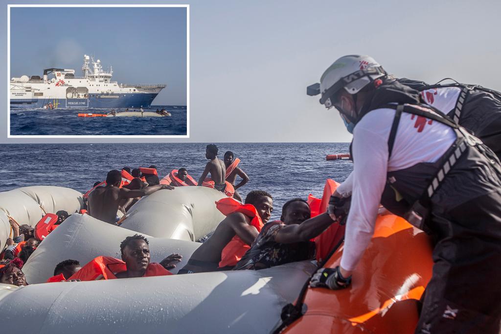 22 desaparecidos tras naufragar barco de migrantes en el Mediterráneo