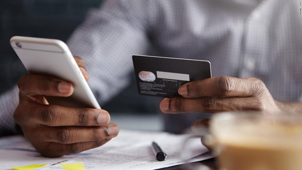 Equifax emitió puntajes de crédito falsos a millones de consumidores