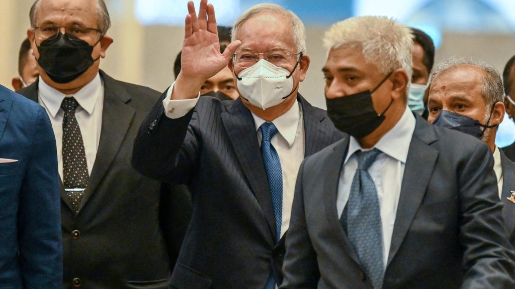 La cárcel sería dura para el ex primer ministro de Malasia, Najib Razak: Anwar Ibrahim