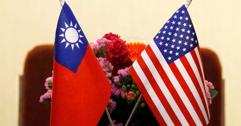 Senador de EE. UU. llega a Taiwán y desafía al enfadado Pekín