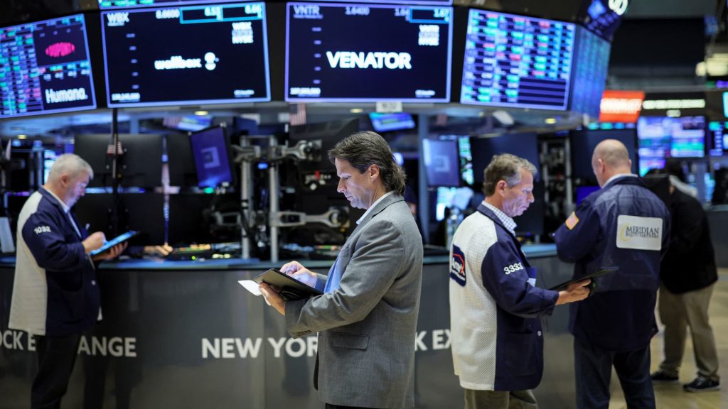 Los futuros del Dow subieron 100 puntos mientras Wall Street analiza los datos clave de inflación a finales de esta semana