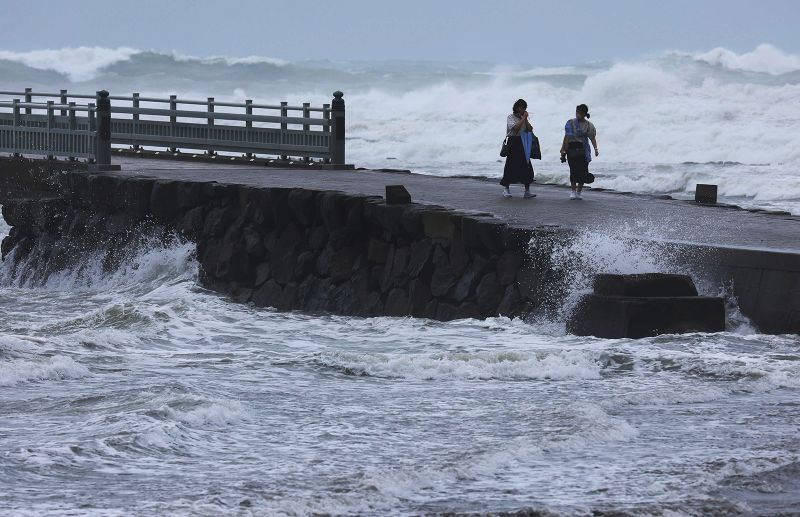 Tifón Nanmadol: millones de personas ordenadas a evacuar a medida que la tormenta se acerca a Japón