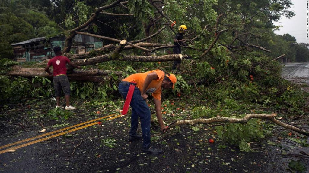 Huracán Fiona: Más de un millón de personas se quedaron sin agua corriente después de que la tormenta arrasara República Dominicana.  Solo se espera que te vuelvas más fuerte.