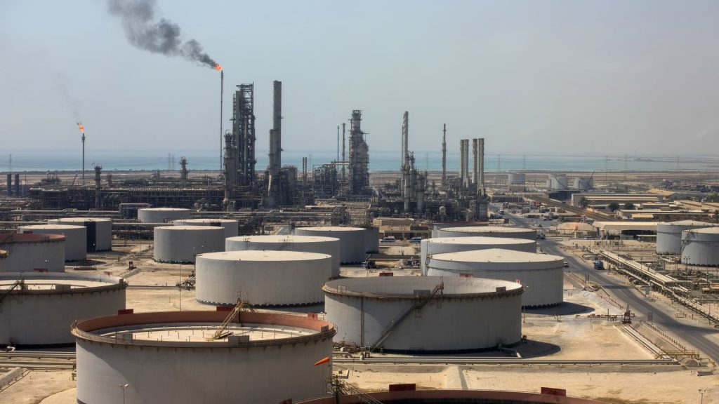 Los analistas dicen que la decisión de la OPEP+ es 'desprecio político' y 'simbólica'