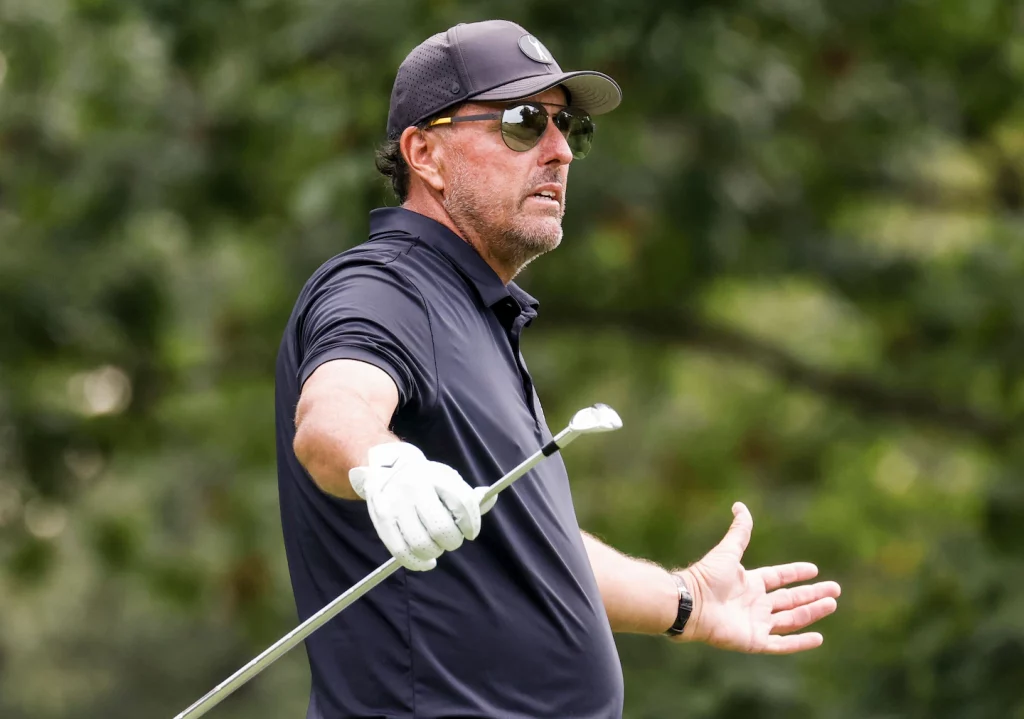 Phil Mickelson y otros se retiran de la demanda de LIV Golf contra el PGA Tour