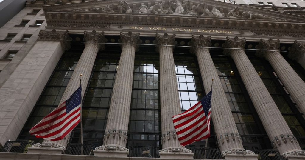 Wall Street cae mientras la Fed se enfoca, predice Ford, asusta a los inversores