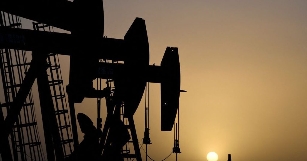 El petróleo sube alrededor de $ 4 mientras la OPEP + pesa el mayor recorte de producción desde 2020