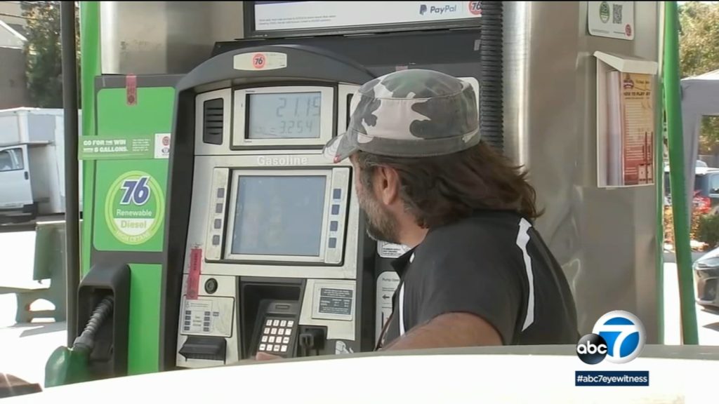 El precio promedio de la gasolina en el condado de Los Ángeles subió a un récord de $6.46