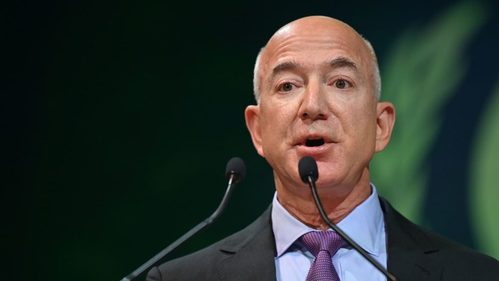 Jeff Bezos, fundador de Amazon, advierte que es hora de 'cerrar las puertas'