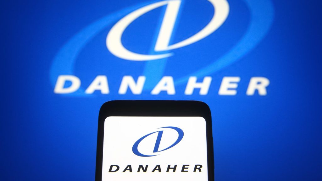Jim Kramer dice que comprará acciones de Danaher en declive
