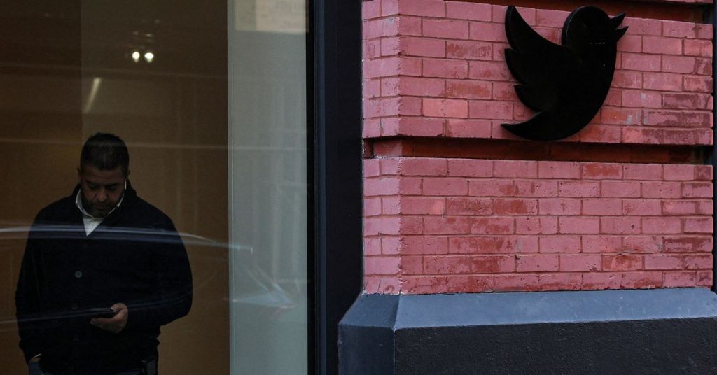 Después del ultimátum de Elon Musk, los empleados de Twitter comienzan a retirarse